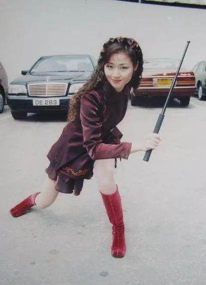 万绮雯大长腿美图