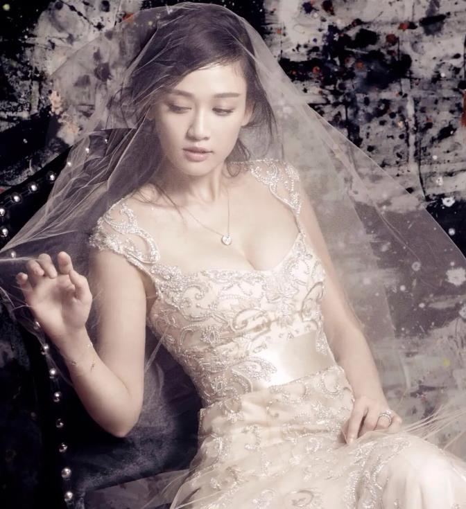 十大胸大女明星排行榜图片：胸最大的十个女星