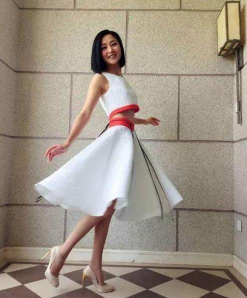 万绮雯大长腿美图