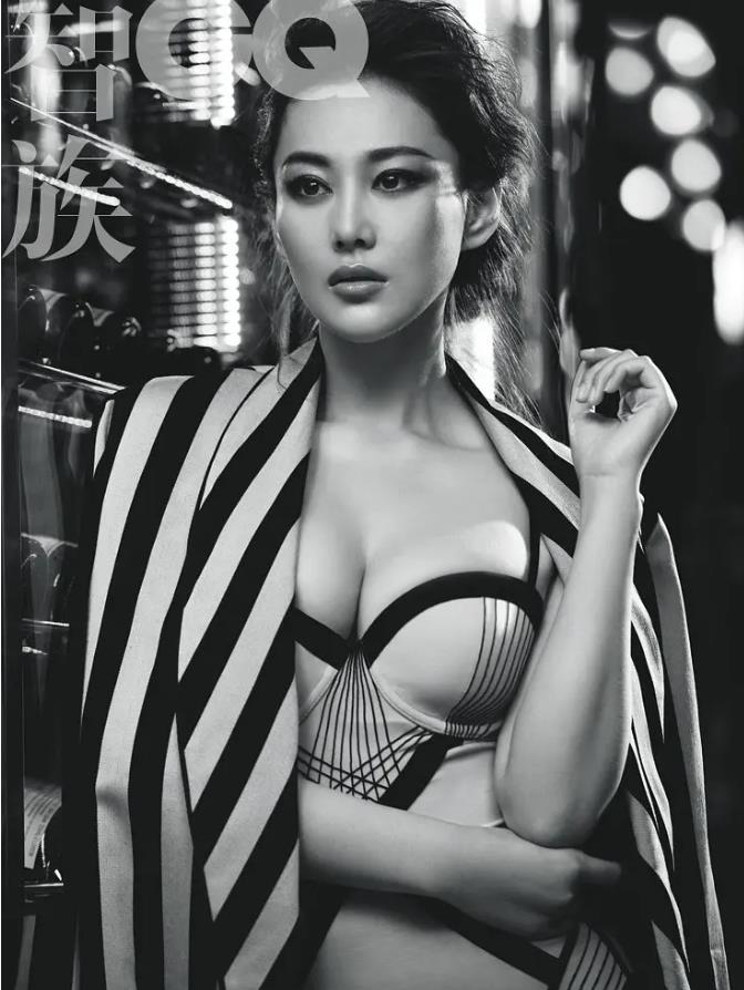 十大胸大女明星排行榜图片：胸最大的十个女星