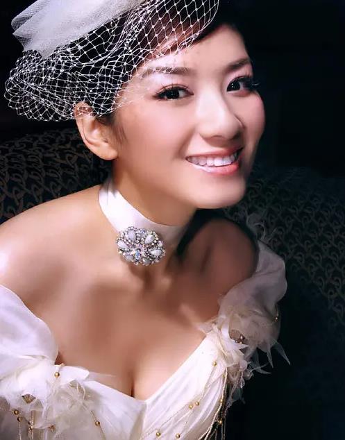 十大胸大女明星排行榜图片：胸最大的十个女星