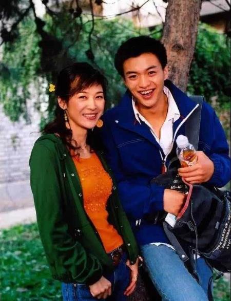 童蕾老公简历是谁，童蕾周一围分手原因