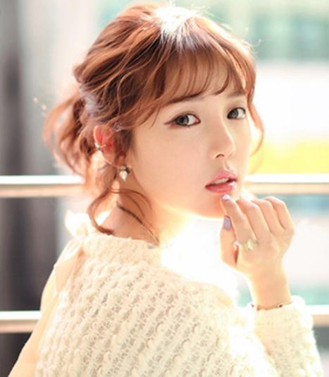 女生留什么刘海好看？空气刘海发型最好看