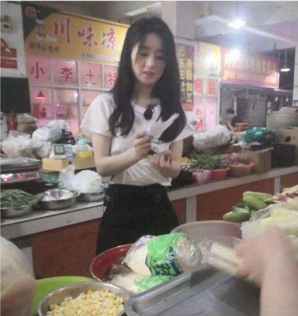 赵丽颖黄晓明买菜：赵丽颖黄晓明私下关系如何