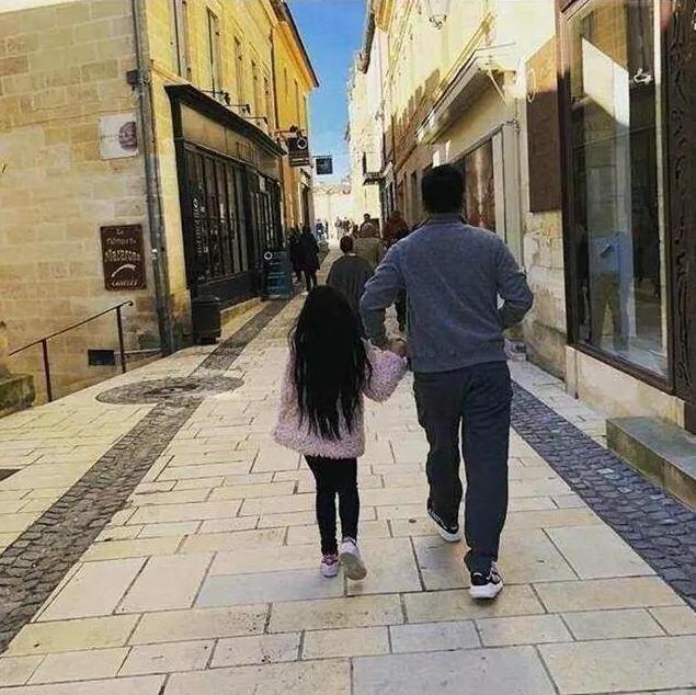 赵薇删除有关黄有龙的所有照片