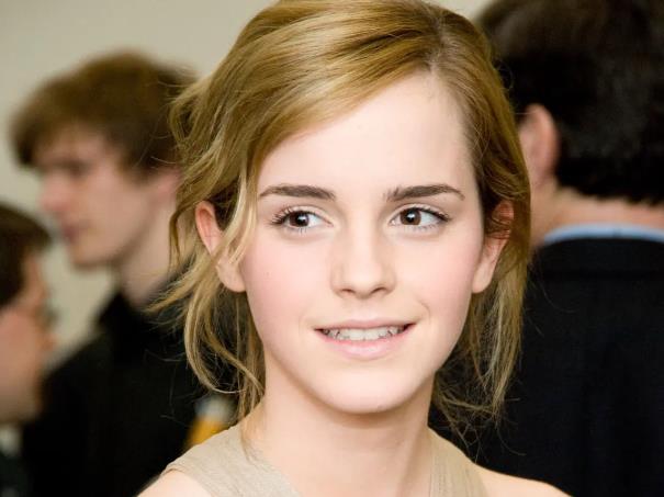 欧洲美女明星排名前十：欧洲美女性感照片大全