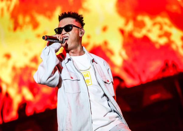 周延为什么叫gai：gai周延个人信息及老婆王斯然资料