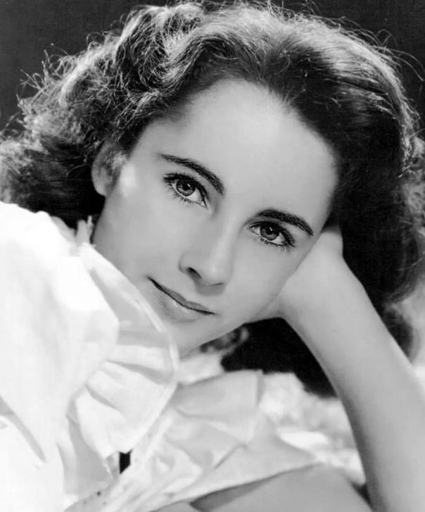 欧洲美女明星排名前十：欧洲美女性感照片大全