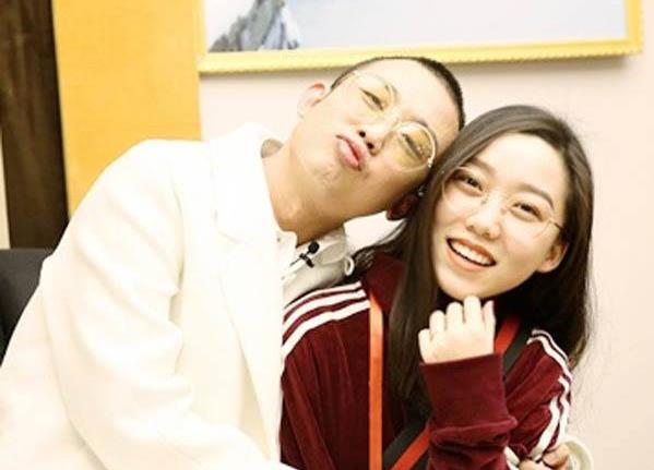 周延为什么叫gai：gai周延个人信息及老婆王斯然资料