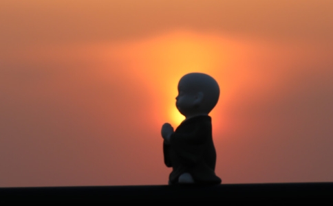 明朗法师：为什么说佛弟子持戒也是在敦伦尽分？