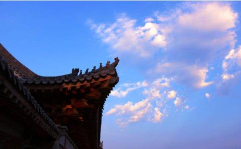 觉火法师：庙破是否意味着供奉的菩萨不灵呢？