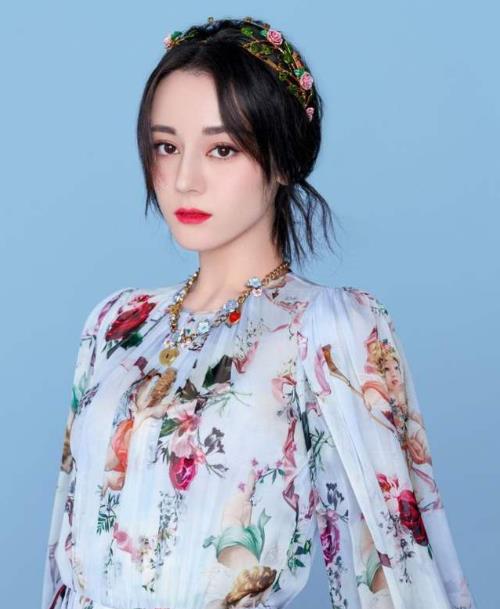 迪丽热巴个人所有资料：迪丽热巴早年经历介绍