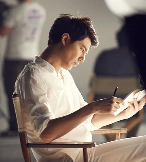 韩国男演员演技实力排行榜前十：韩国国宝级男演员盘点