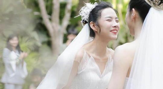 杨丽萍爱徒水月个人资料及年龄：杨丽萍的爱徒水月照片