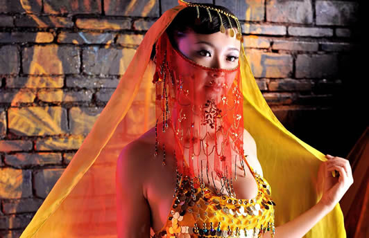 冰漪丰满傲人身材：人体模特冰漪资料简介