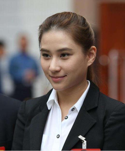 何超莲个人资料及经历：何超莲是几太生的