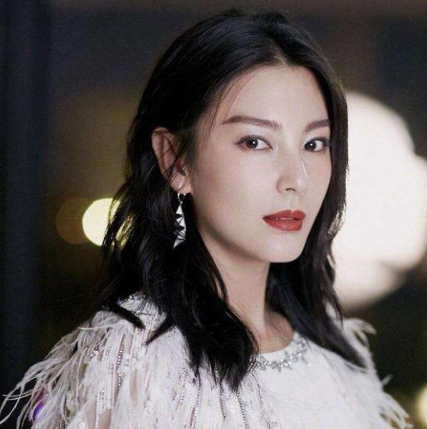 张雨绮在《乘风破浪的姐姐》里表现：张雨绮的婚姻情况