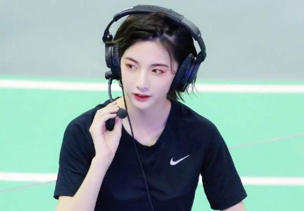 许佳琪和赵粤谁人气高：赵粤为什么要剪短发？