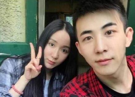 娄艺潇跟谁像：娄艺潇的感情生活