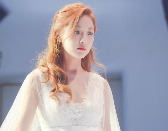 李艺彤男朋友是谁：李艺彤的感情经历