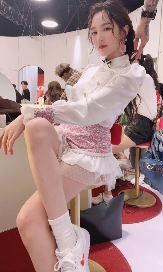 孟佳在韩国人气怎么样：韩国归来的孟佳为什么不火