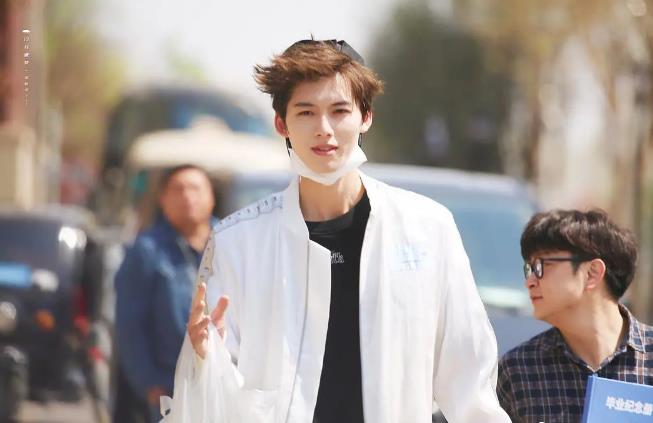 邓超元青春有你排名：邓超元个人资料及出道经历