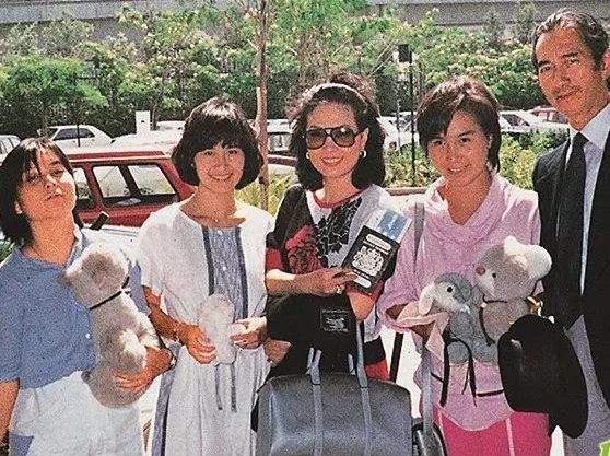 蓝琼缨年轻的图片及家世背景：蓝琼缨与赌王的故事