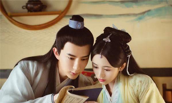 鞠婧祎垫肩是什么梗：于朦胧和鞠婧祎在一起了吗