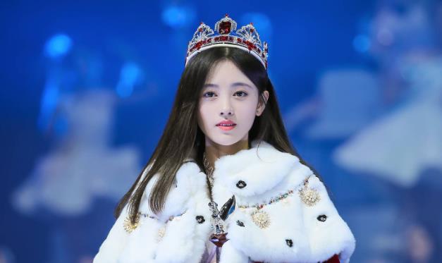 鞠婧祎垫肩是什么梗：于朦胧和鞠婧祎在一起了吗