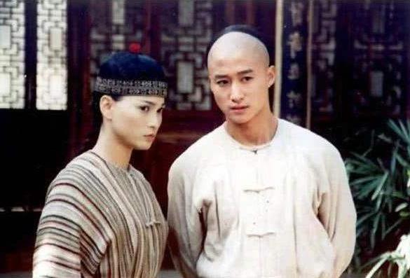 樊亦敏现状真的在卖鱼吗？樊亦敏个人资料以及和吴京的往事