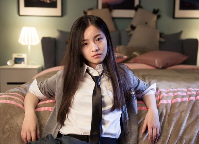 李庚希为什么能红：李庚希上过大学吗？