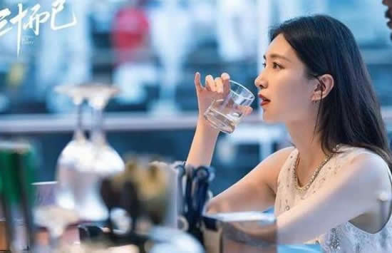 三十而已王漫妮是谁扮演的 三十而已王漫妮结局是什么
