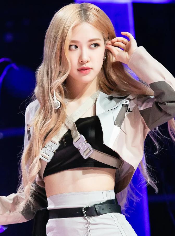 朴彩英为什么叫罗婕：朴彩英身高及神仙级图片