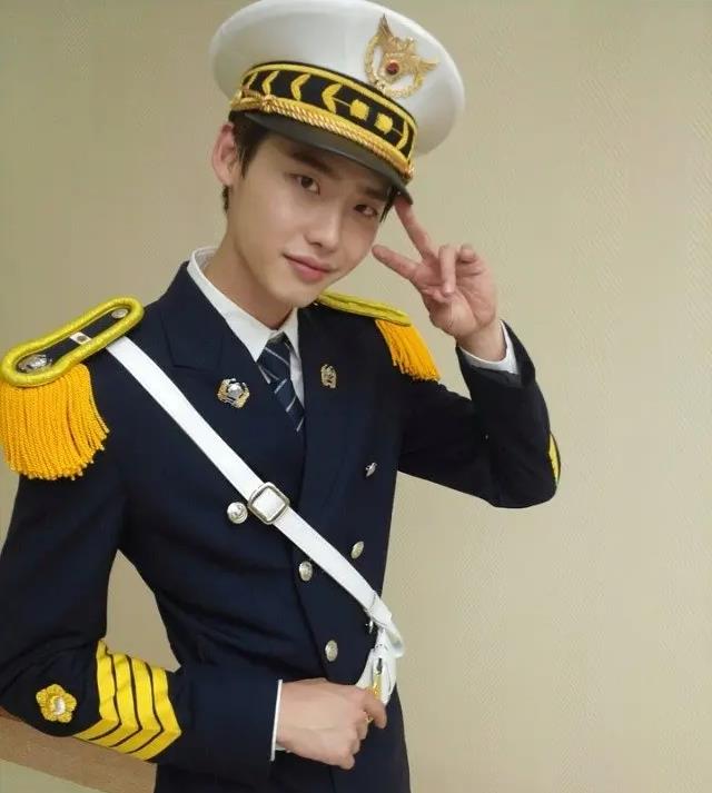 李钟硕在韩国算几线？李钟硕在韩国的人气高吗