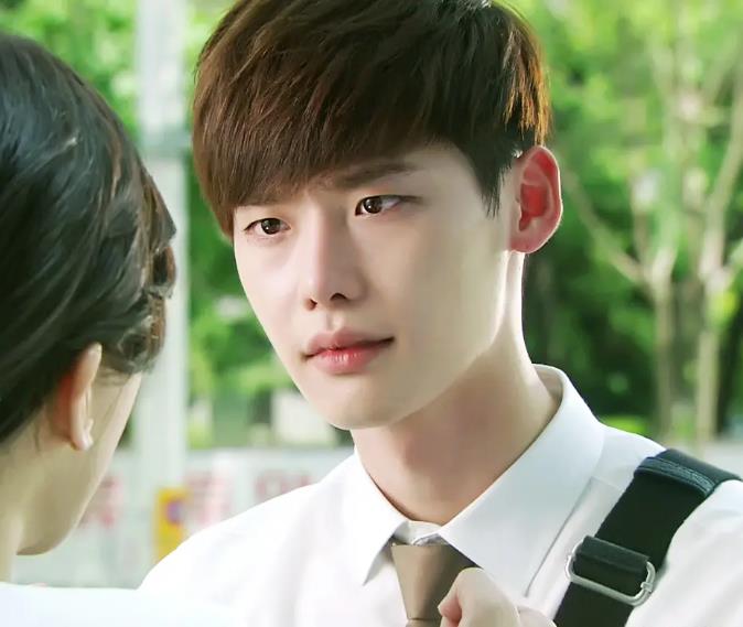 李钟硕在韩国算几线？李钟硕在韩国的人气高吗