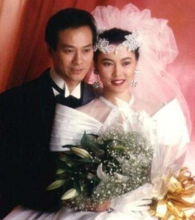 官晶华为何迷恋郑少秋：郑少秋真的爱官晶华吗