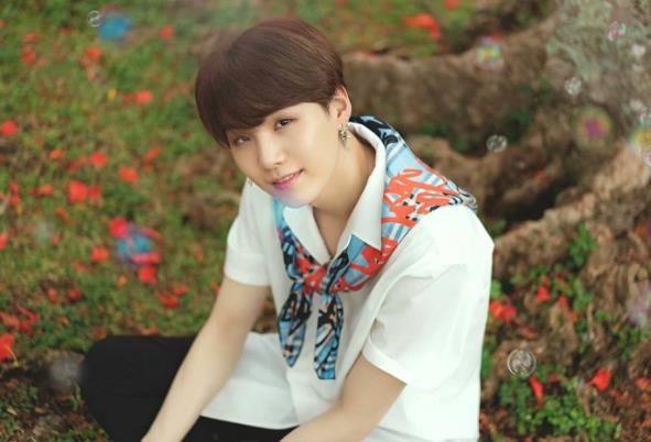 闵玧其洗蕃茄是什么梗：闵玧其宋雨琦什么关系