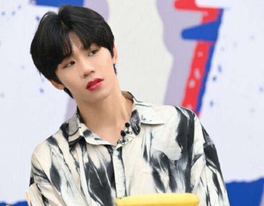 胡宇桐年龄及个人简介：鼓手胡宇桐的走红经历