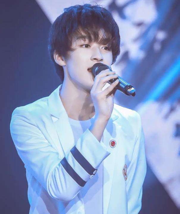 何洛洛的真名叫什么:何洛洛艺考成绩怎么样 何洛洛的真名叫什么:何洛洛艺考成绩怎么样