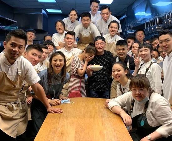 林心如霍建华庆祝结婚四周年