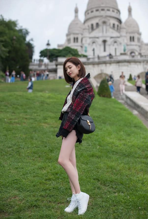 江疏影在国外留学几年：江疏影为什么总不能彻底走红