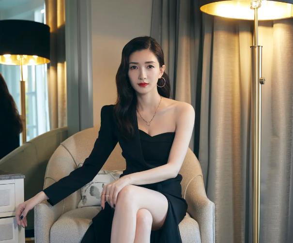 江疏影在国外留学几年：江疏影为什么总不能彻底走红