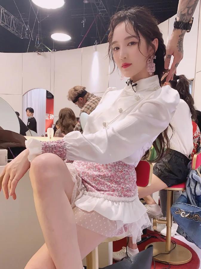 孟佳出道经历：孟佳什么时候出道的