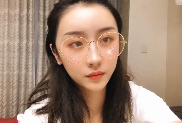 赵小棠的家境怎么样：赵小棠有男朋友