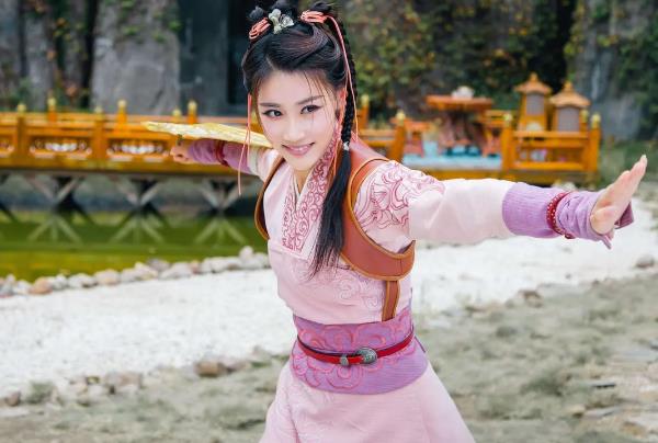 张雅卓是谁捧红的？创造营2020张雅卓的家世