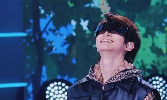 少年之名凡宇为什么不露脸：凡宇和易烊千玺什么关系