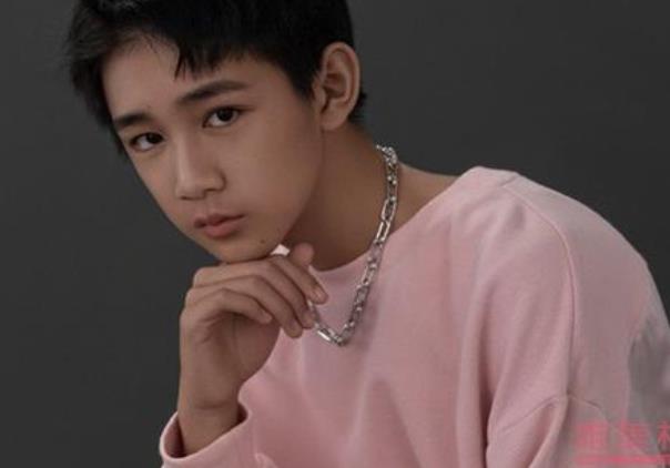 荣梓杉的个人资料简介：荣梓杉比史彭元高是什么梗