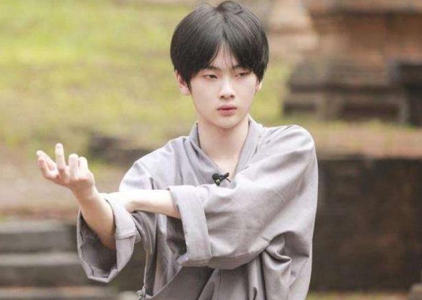 周震南为什么没有上大学：周震南14岁的时候发生了什么