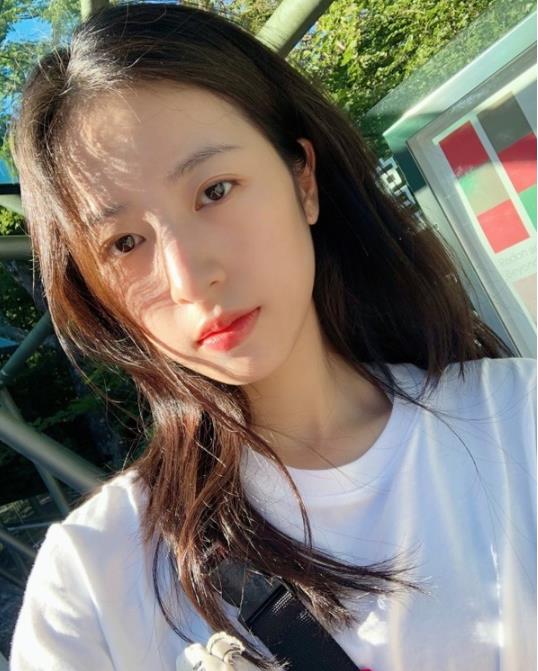 周雨彤肖战怎么认识的：周雨彤肖战合照