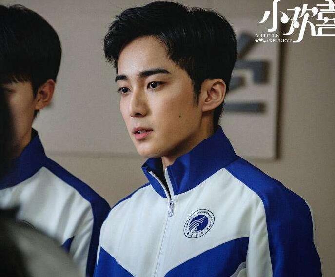 郭子凡女友罗奕是谁：郭子凡女朋友罗奕照片